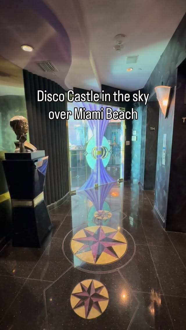 Post 2 by David Blumenfeld on Instagram (video)