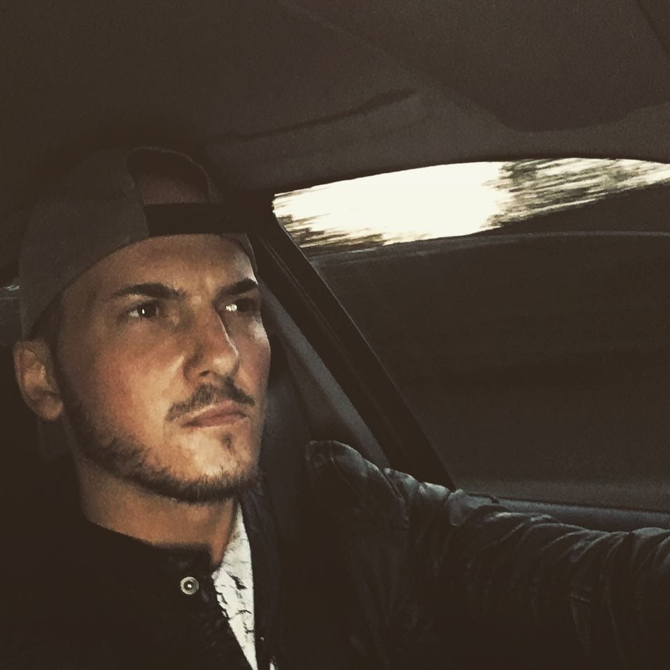 Post 8 by Simon on Instagram (image)