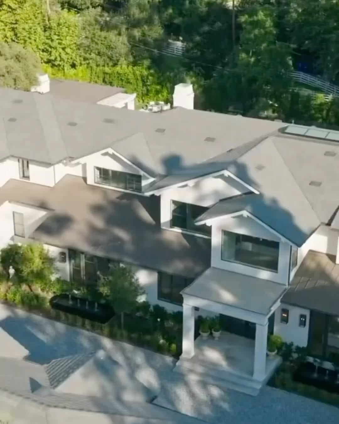 Post 10 by The House of Porter | LA Luxury Real Estate & Design Co. on Instagram (carousel)