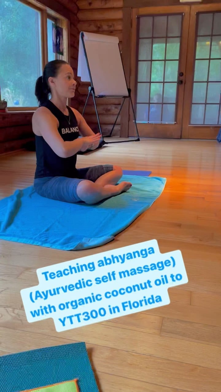 Post 10 by Larissa | Mindfulness | Yoga | Ayurveda Practitioner on Instagram (video)