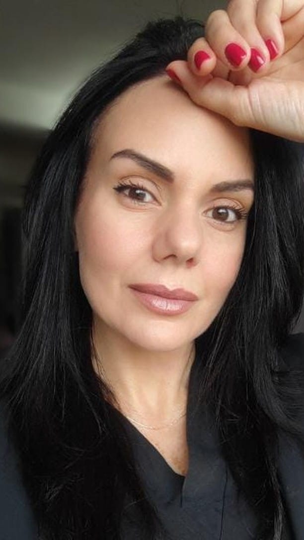 Post 8 by Laura Vierma Martínez / Cirujano Bucal y Maxilofacial on Instagram (video)