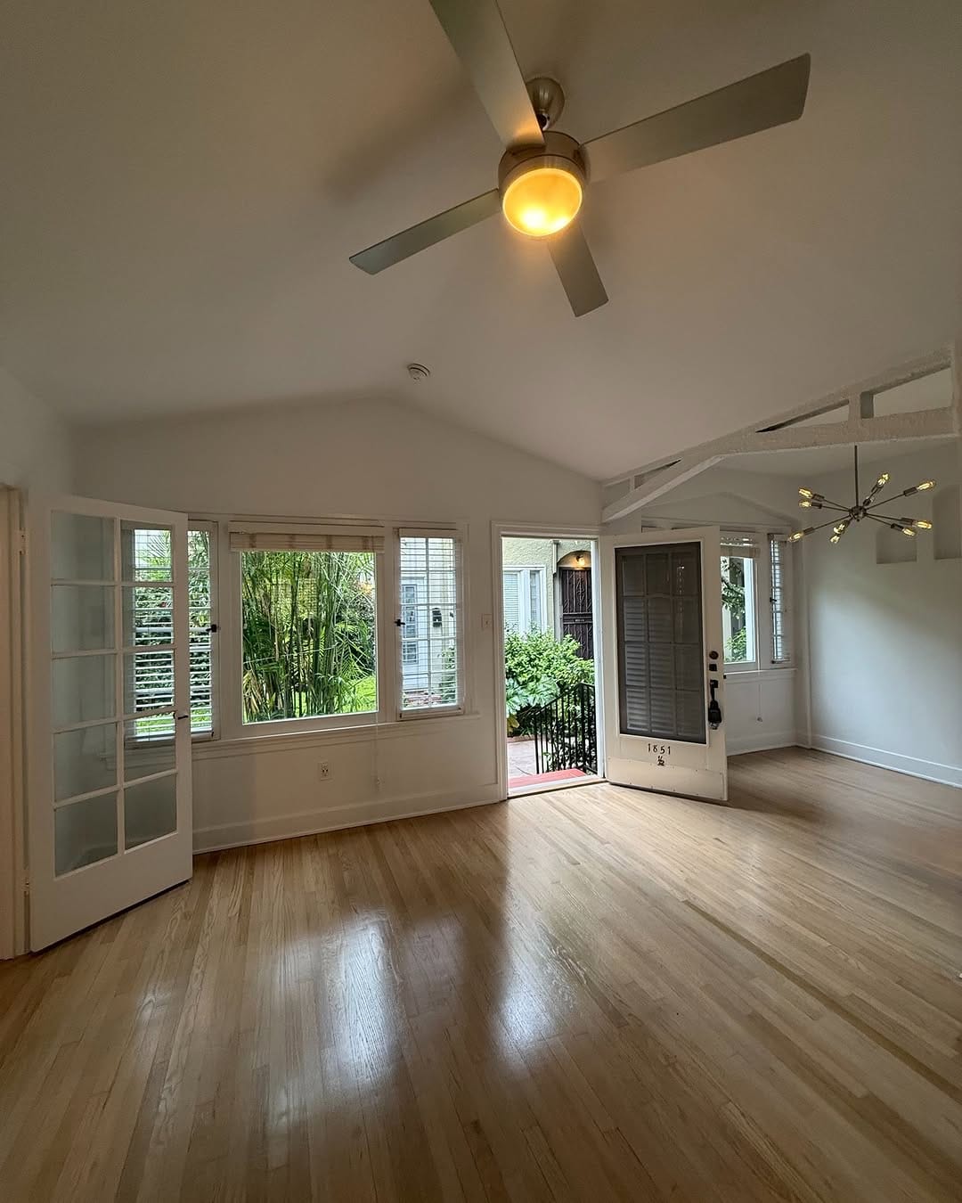 Post 5 by Hollywood Hills Apartments on Instagram (carousel)