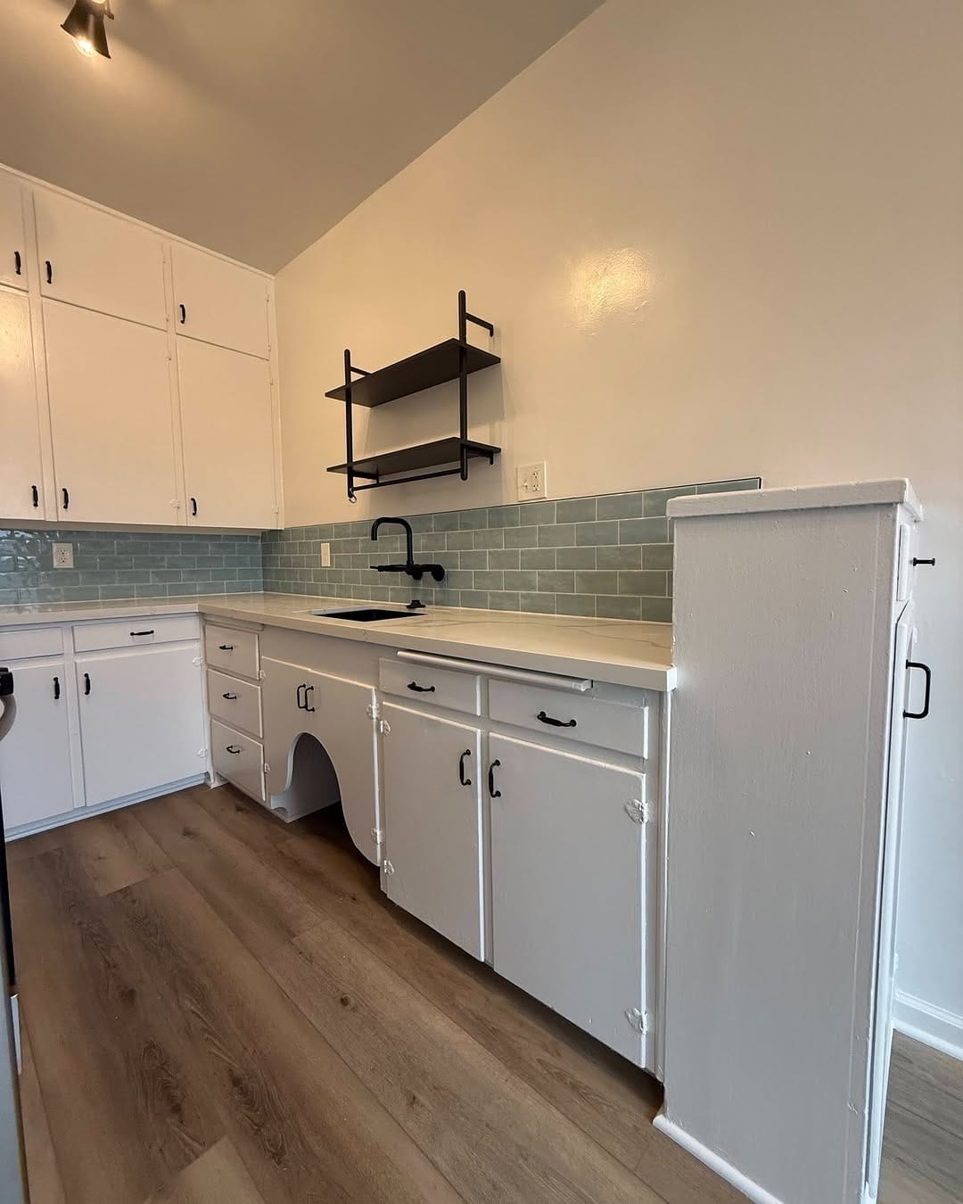 Post 7 by Hollywood Hills Apartments on Instagram (carousel)