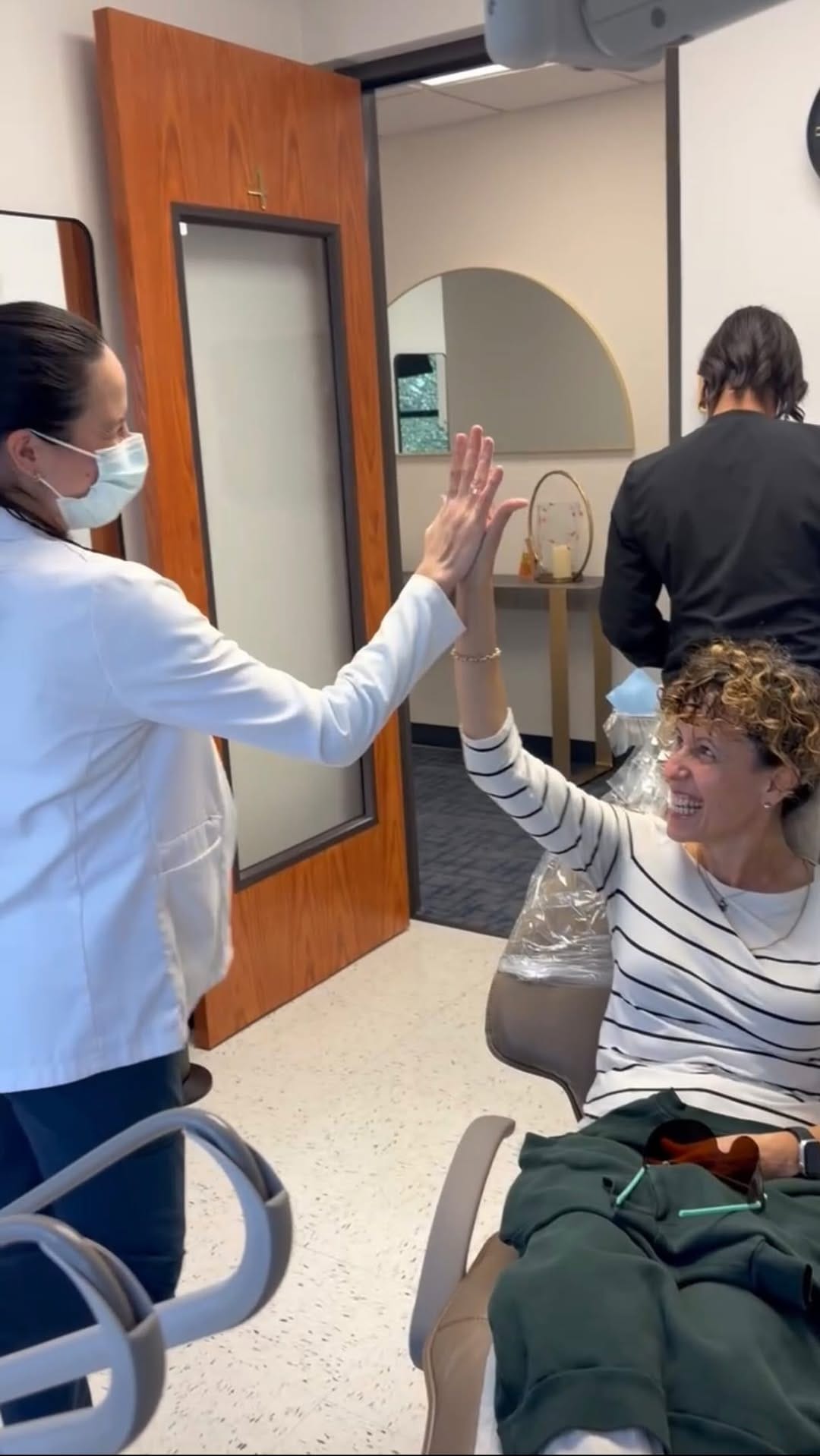 Post 4 by San Antonio Cosmetic Dentist | 5 Star Dental Group on Instagram (video)
