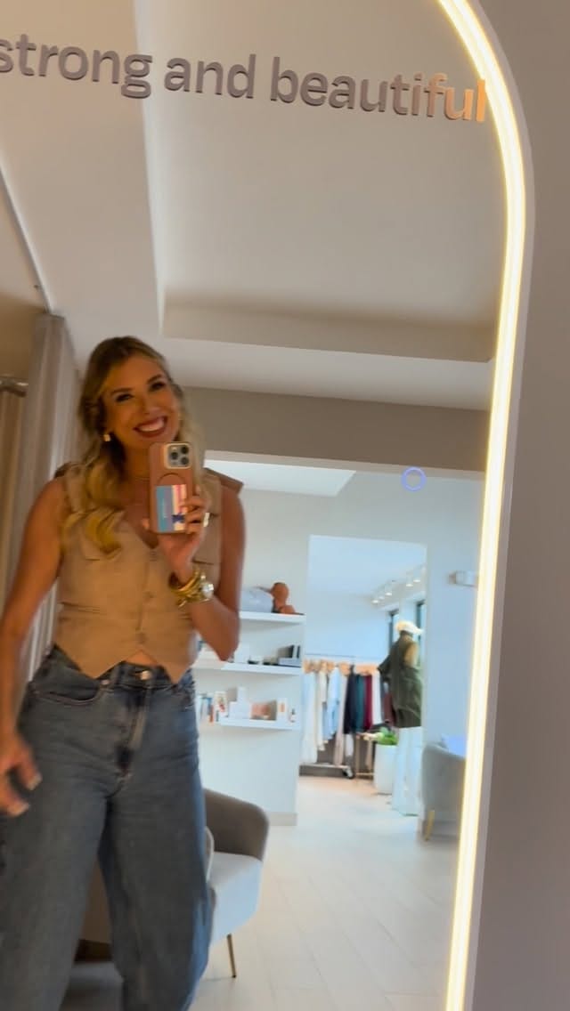 Post 3 by Yulianna Vargas on Instagram (video)