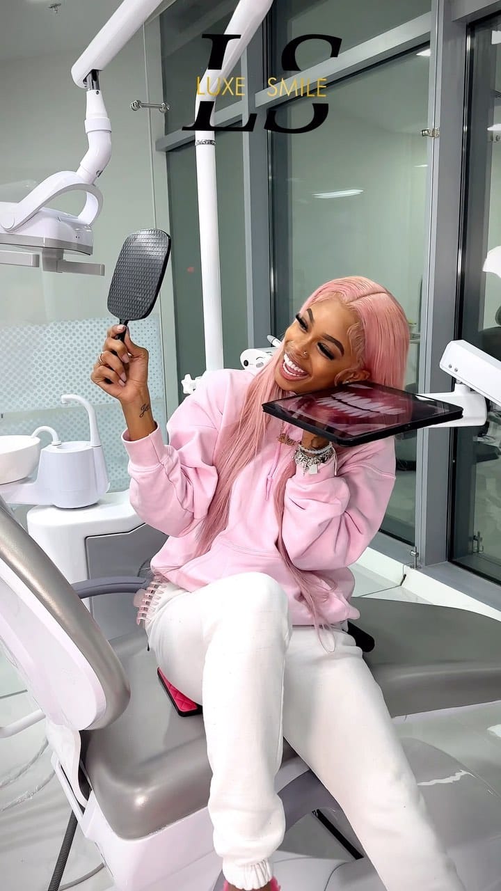 Post 10 by Luxe Smile | Porcelain Veneers on Instagram (video)