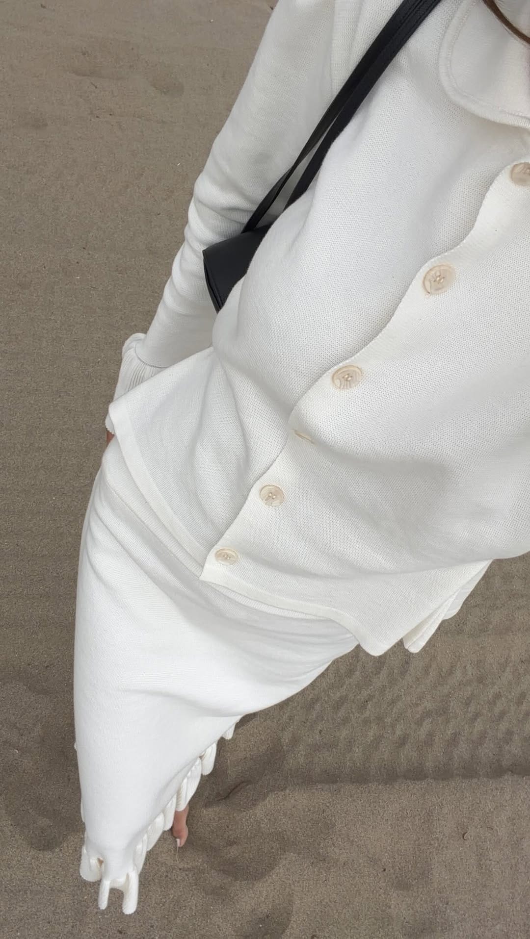 Post 1 by Victoria Pia Elizabeth Waldau on Instagram (video)