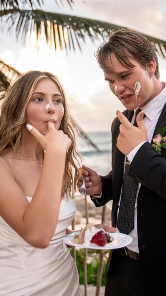 Post 1 by Victoria Liskov, photographer in Cancún and Tulum on Instagram (video)