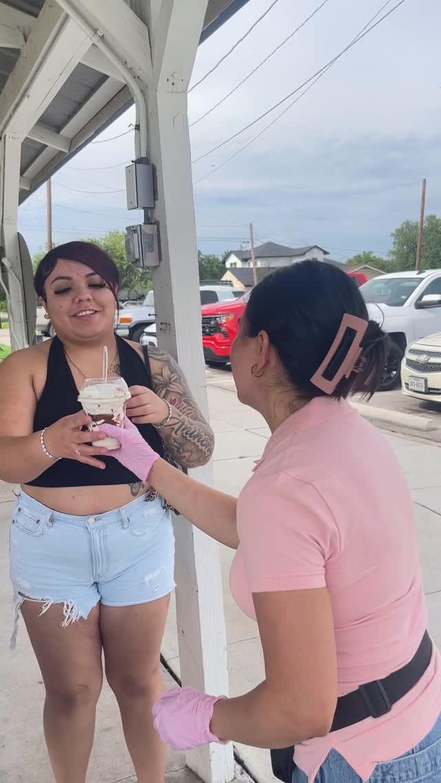 Post 7 by Victoria Hernández on Instagram (video)