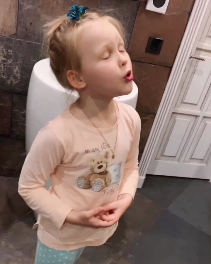 Post 10 by Sestrenkishow on Instagram (video)