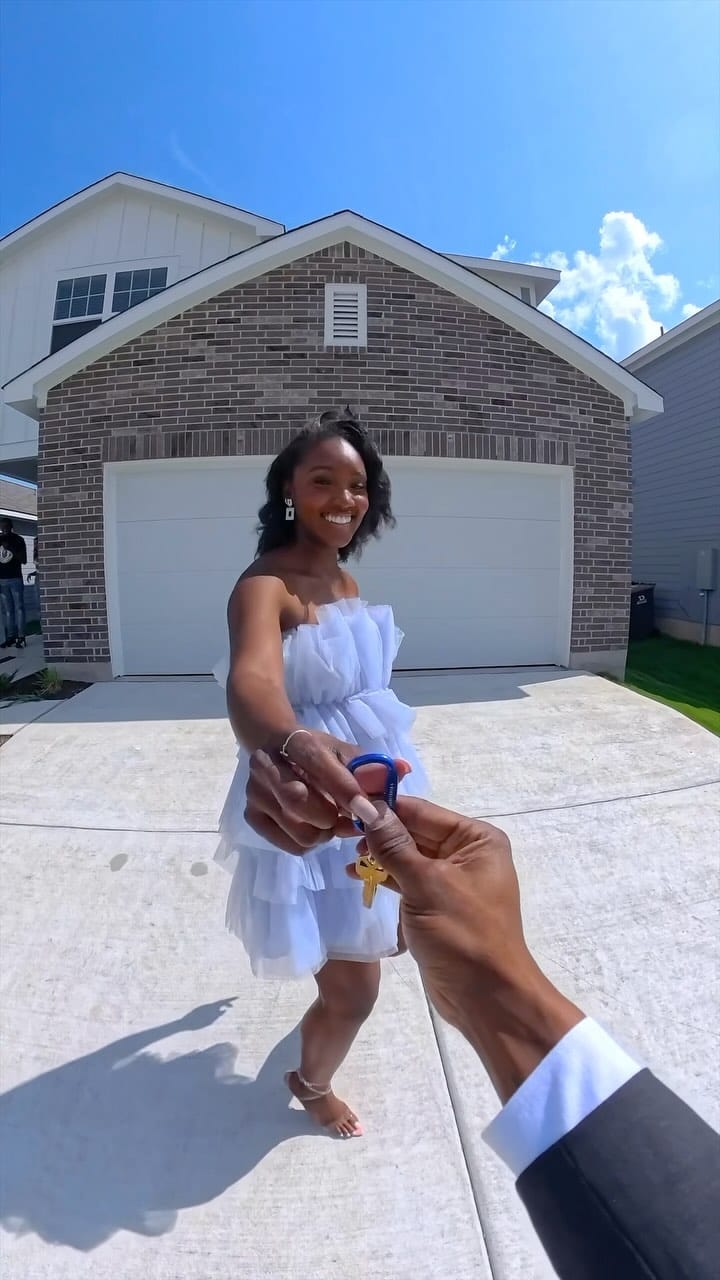 Post 8 by Chris Houston on Instagram (video)