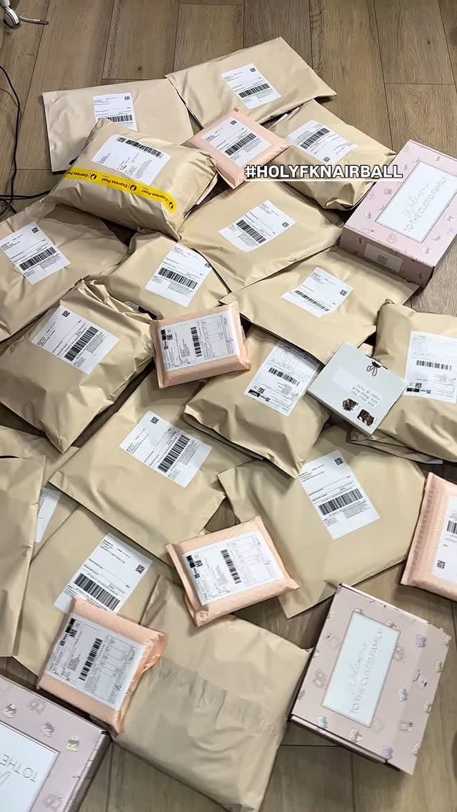 Post 2 by Personalised Gifts Sydney 🎁✨ on Instagram (video)