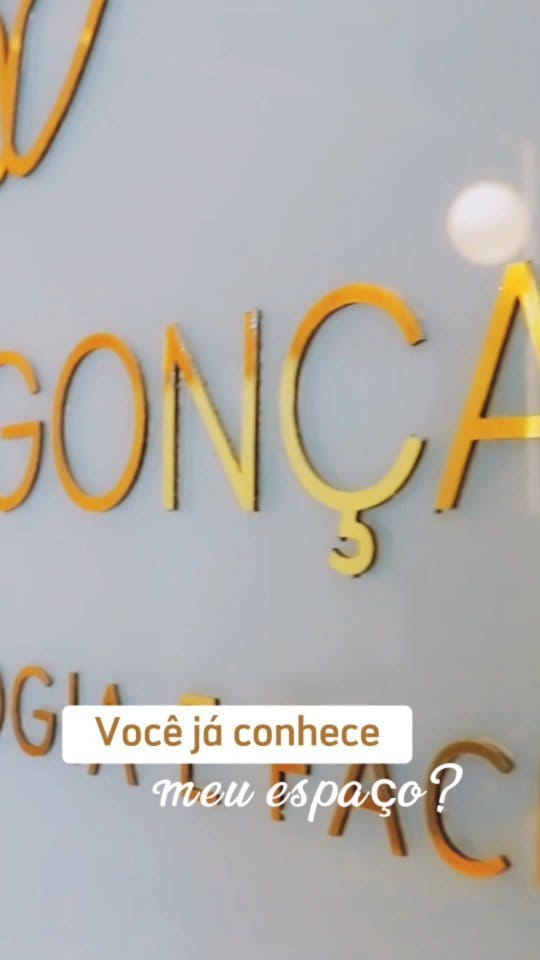 Post 10 by Dra. Kate A. Goncalves on Instagram (video)