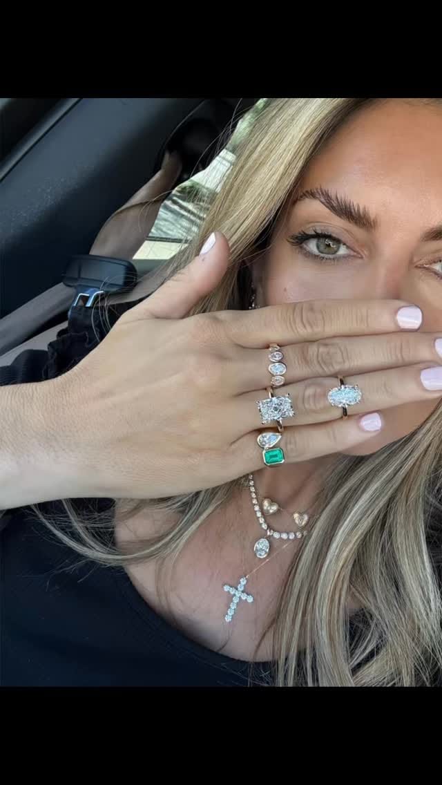 Post 5 by Vasilea Fine Jewelry on Instagram (video)