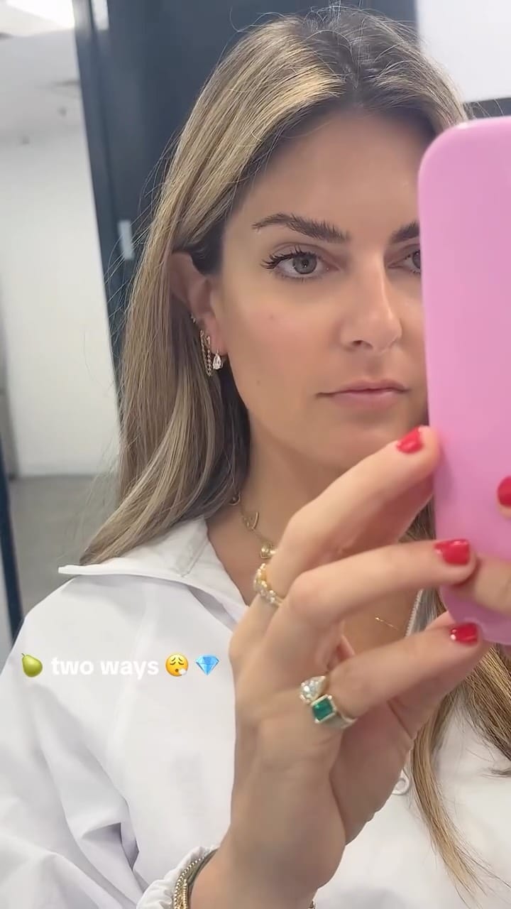 Post 6 by Vasilea Fine Jewelry on Instagram (video)