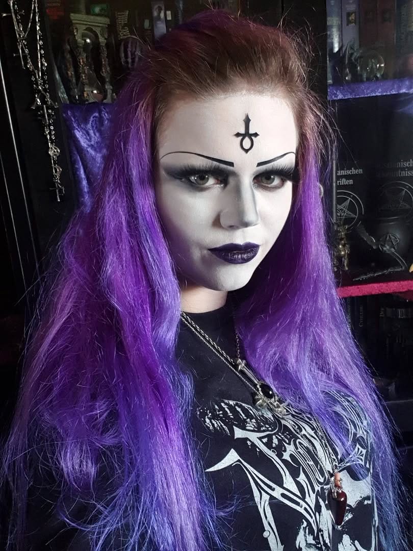 Post 8 by CrystalDesdemona on Instagram (image)