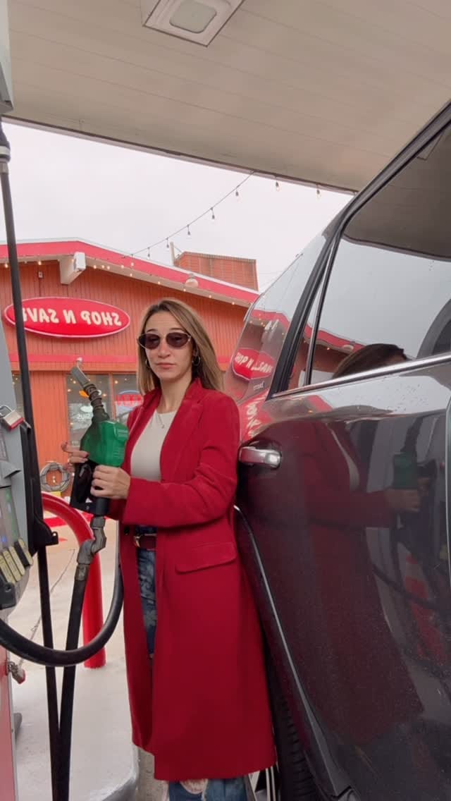 Post 1 by ℕ𝔼𝕐𝕄𝔸ℝ🌻𝕃𝕆ℙ𝔼ℤ | Denver Realtor on Instagram (video)