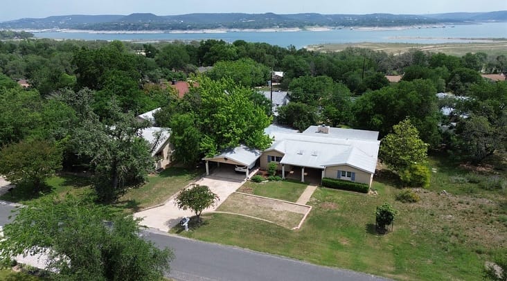 Post 8 by Austin Texas REALTOR® Courtney Campbell on Instagram (carousel)