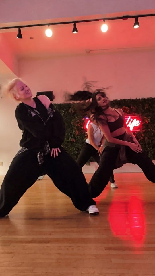 Post 2 by Malvika Raj Dance on Instagram (video)
