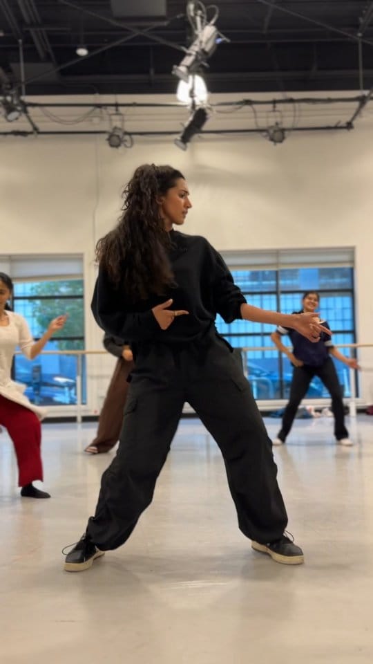 Post 7 by Malvika Raj Dance on Instagram (video)