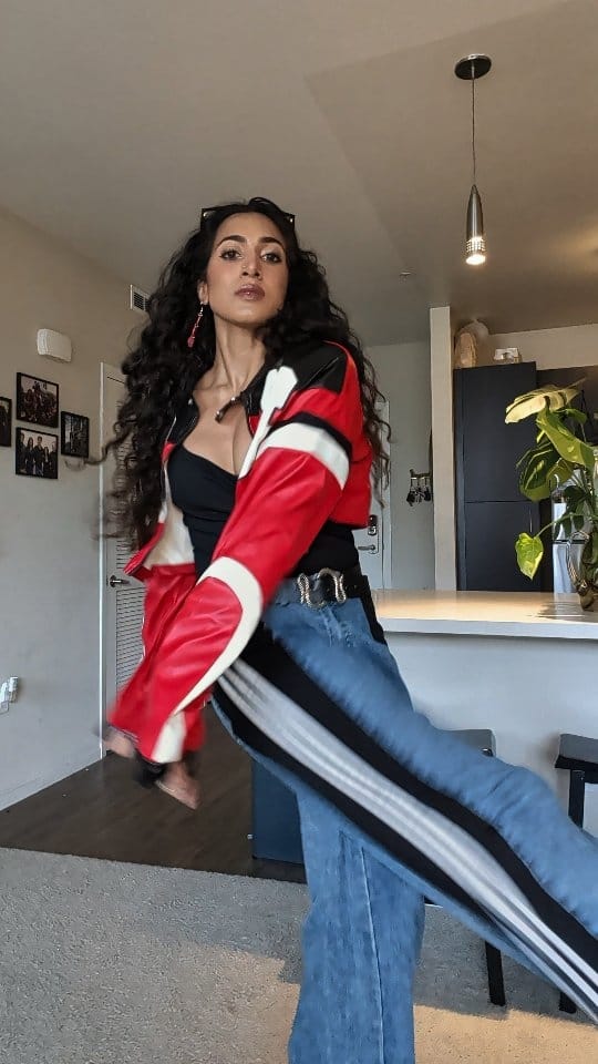 Post 3 by Malvika Raj Dance on Instagram (video)