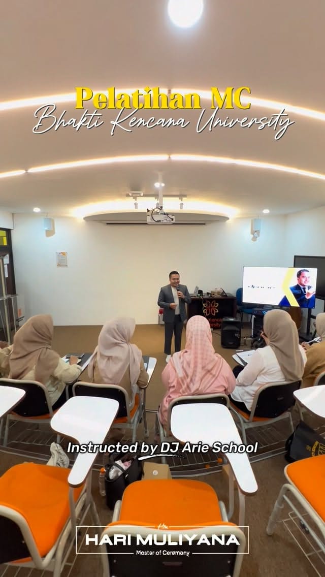Post 1 by DJArieSchool on Instagram (video)