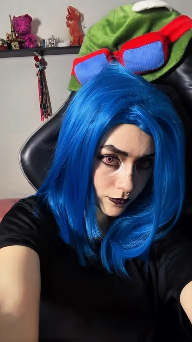 Post 6 by Foxyi on Instagram (video)