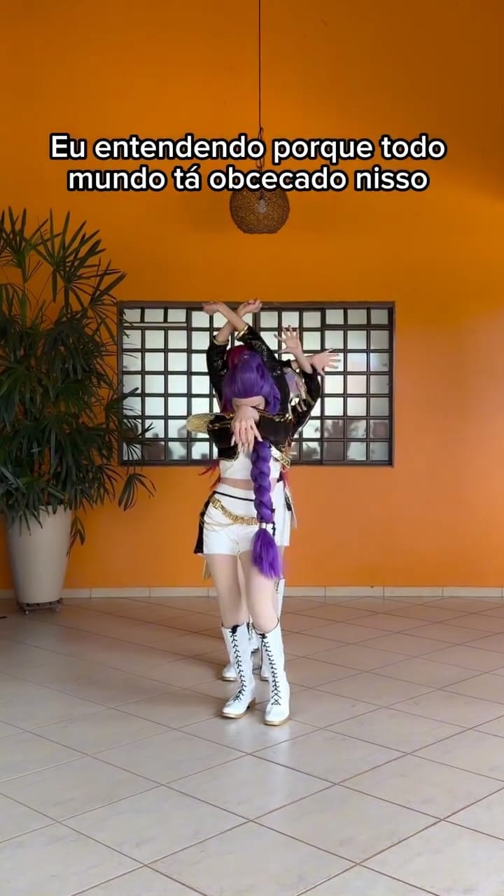 Post 1 by Foxyi on Instagram (video)