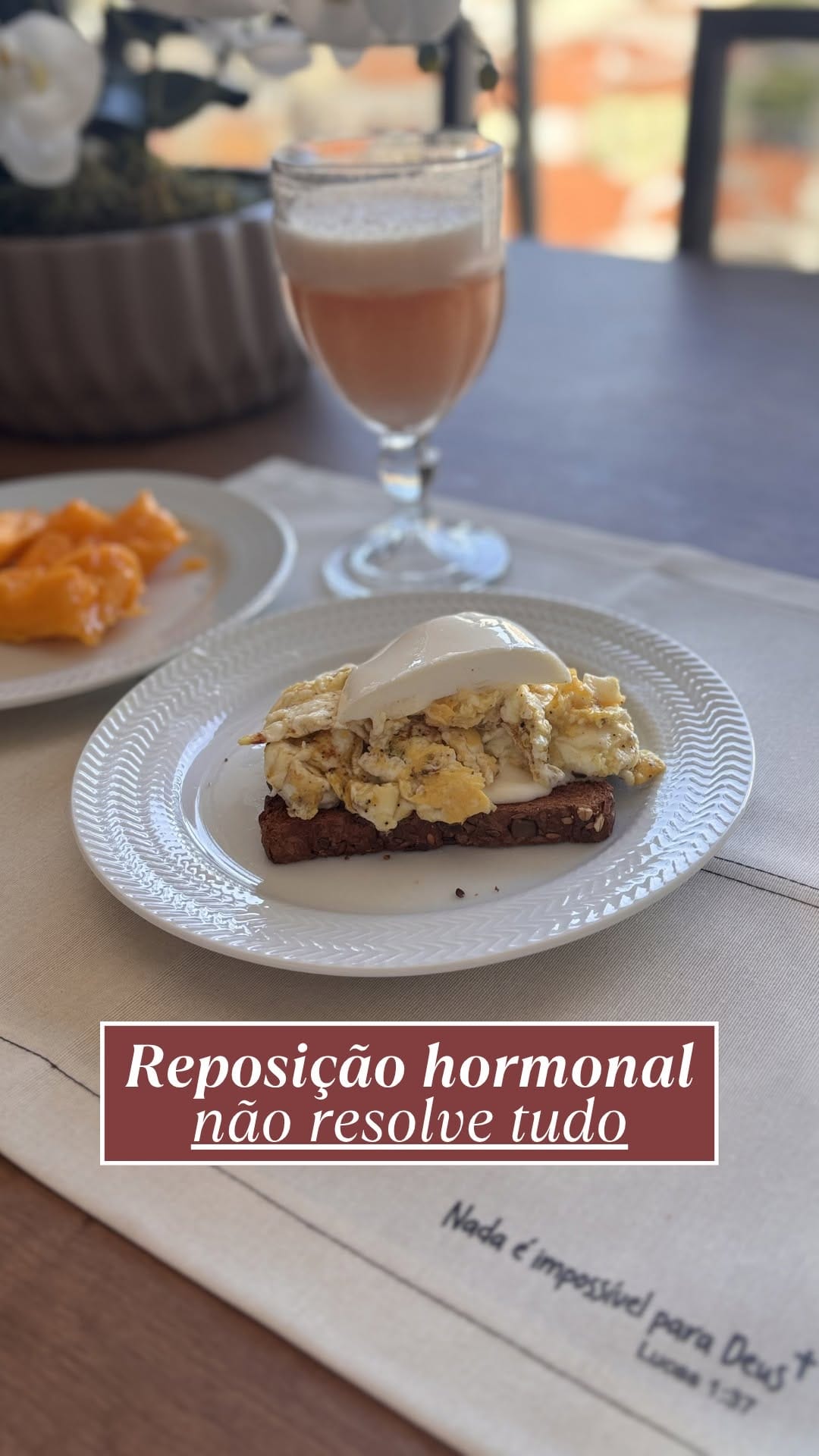 Post 6 by Larissa Monteiro on Instagram (video)