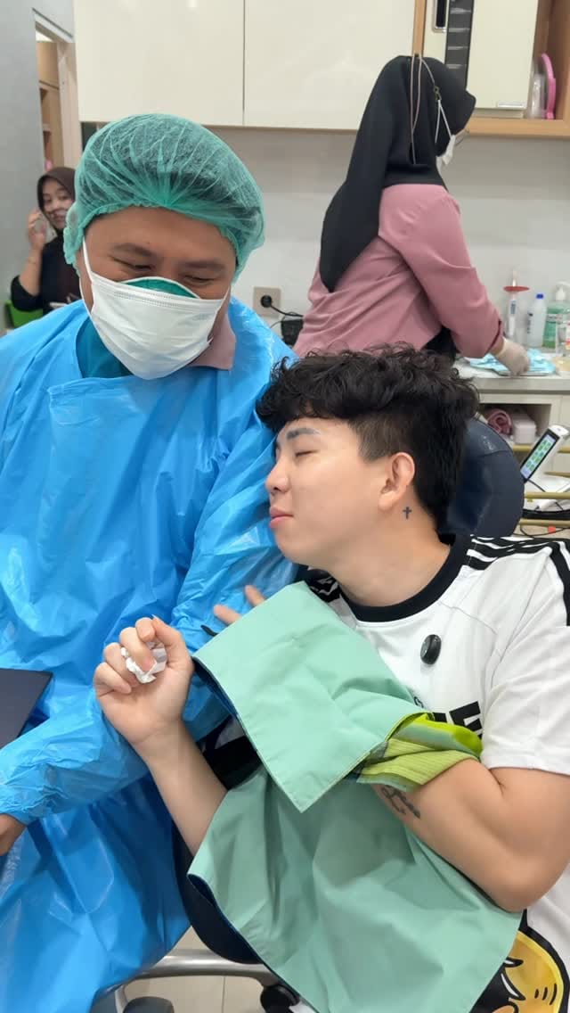 Post 4 by Dr. Fhan | Dokter Gigi on Instagram (video)