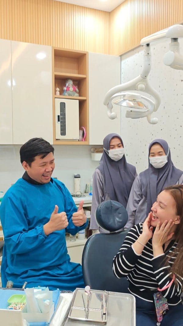 Post 8 by Dr. Fhan | Dokter Gigi on Instagram (video)