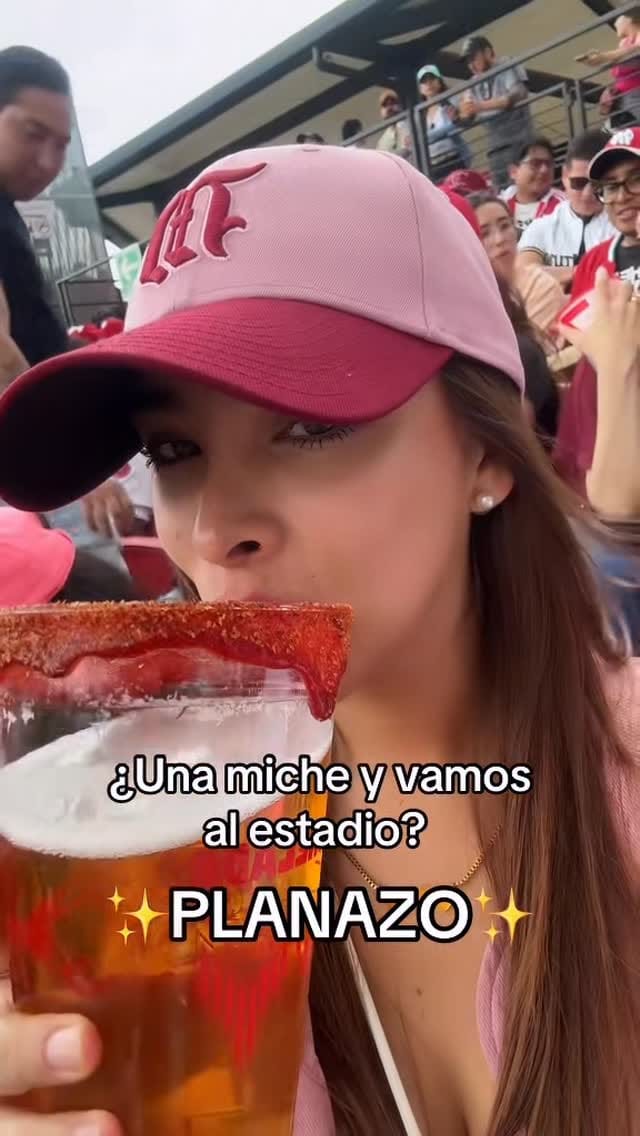 Post 2 by Alyery Rojas🌸 on Instagram (video)