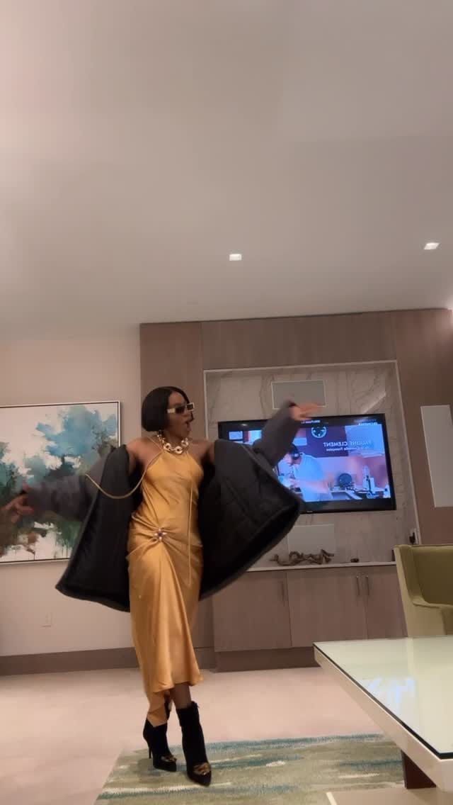 Post 6 by Estelle Valencia Kwin Penda on Instagram (video)