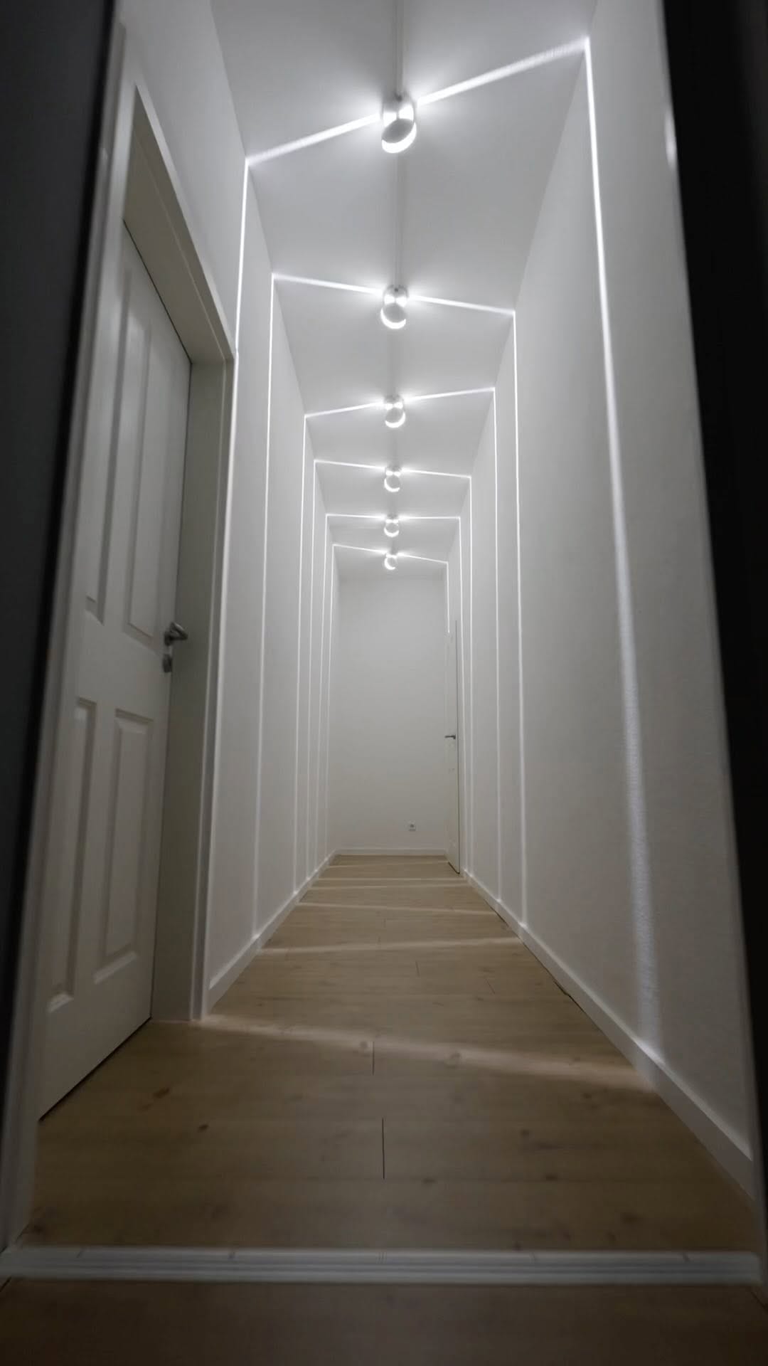 Post 9 by BUYnBLUE Lighting on Instagram (video)