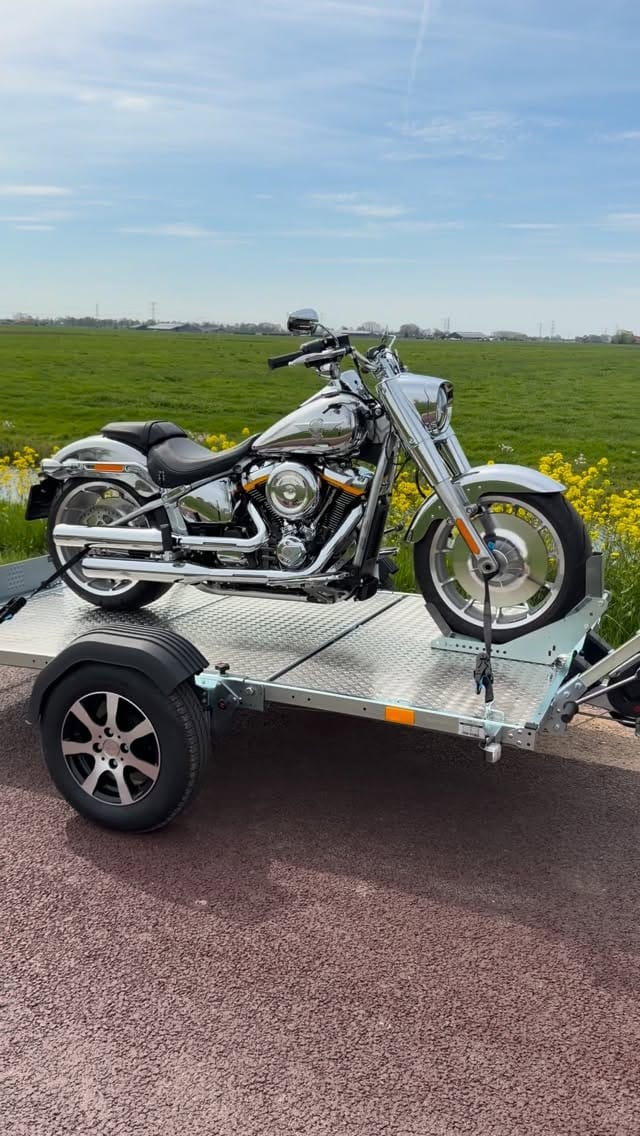 Post 5 by EILZURR®️ | Das Motorrad-Verzurrsystem on Instagram (video)