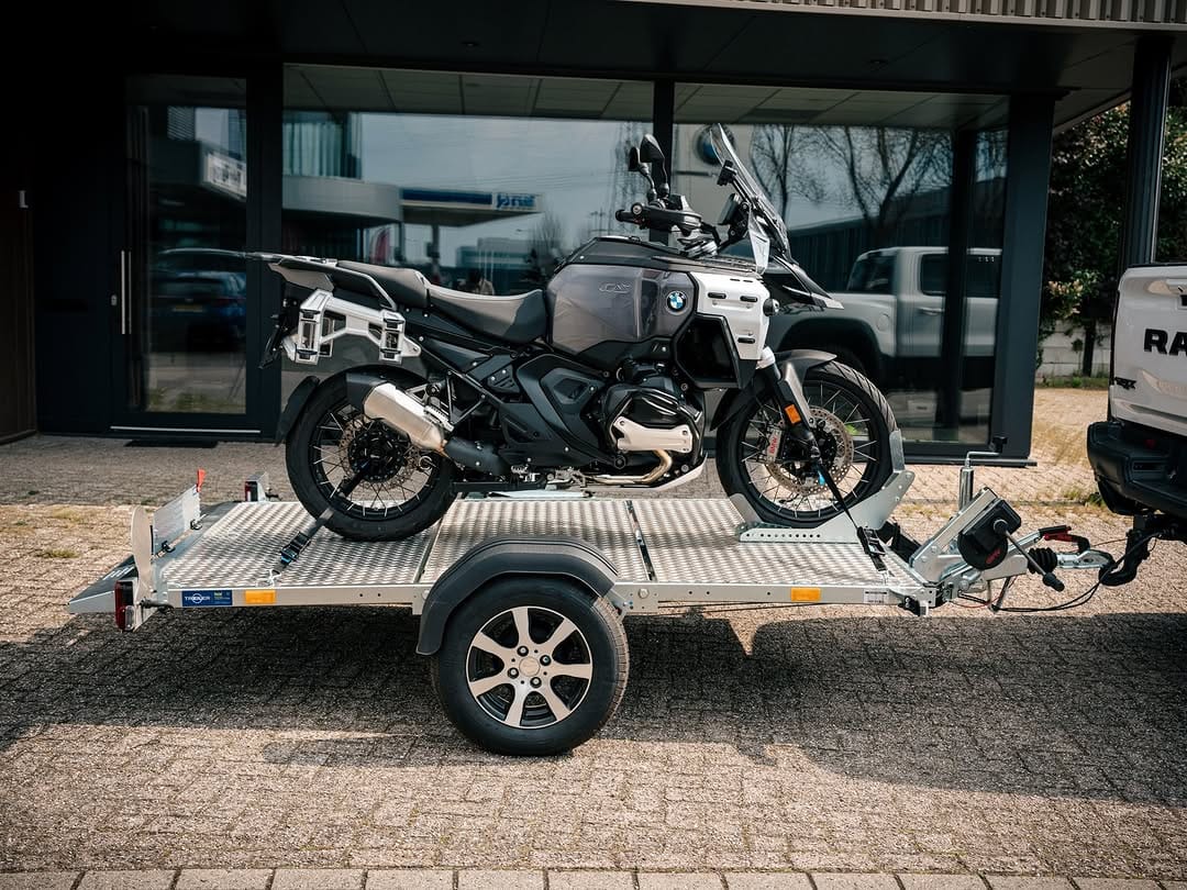Post 7 by EILZURR®️ | Das Motorrad-Verzurrsystem on Instagram (carousel)