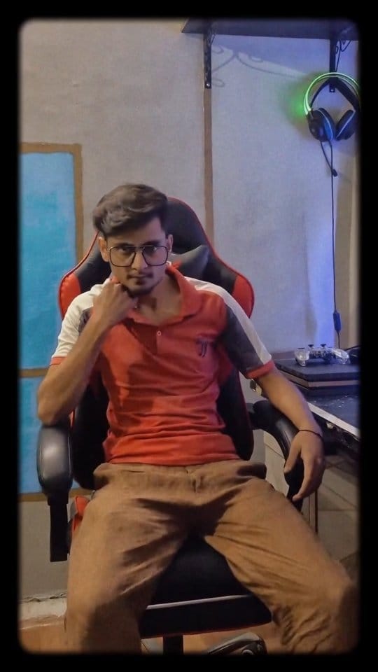 Post 4 by little pov gaming on Instagram (video)