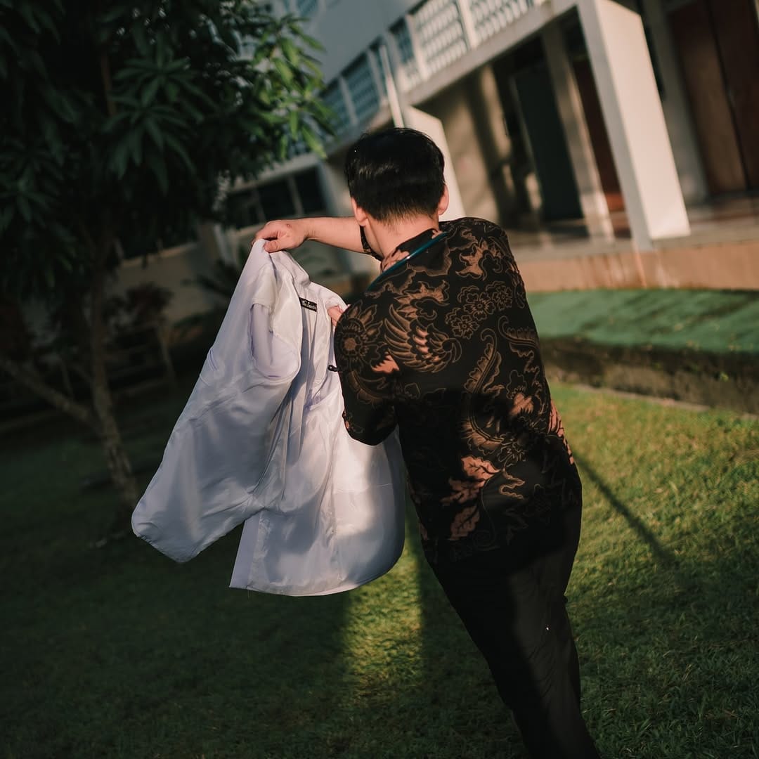 Post 1 by dr. Shafa Dimas Saputra on Instagram (carousel)