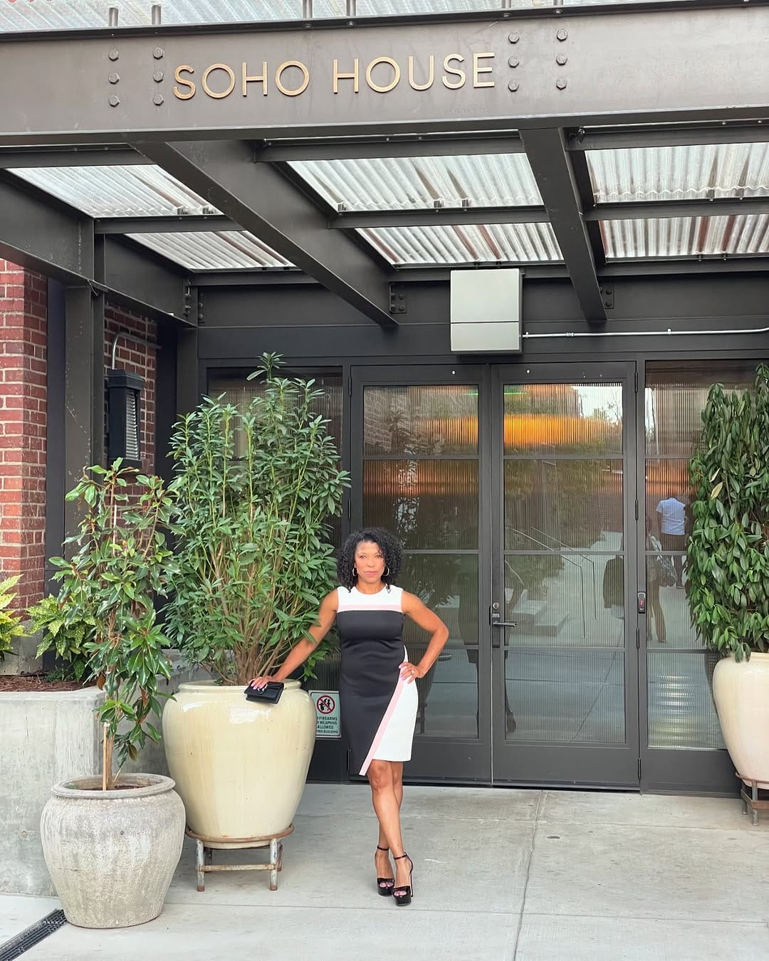 Post 10 by Kirstie Cunningham, MD, The Menopause Specialist on Instagram (carousel)