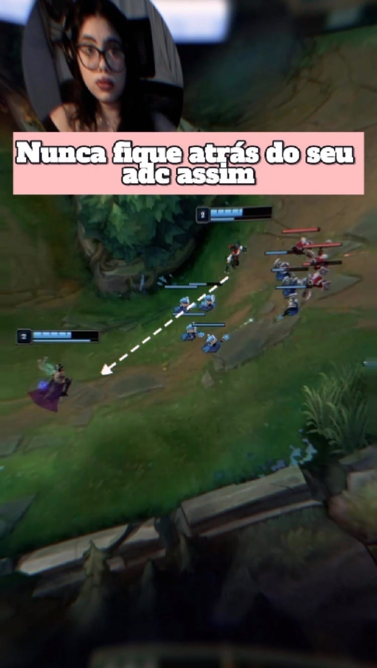Post 10 by Vitória on Instagram (video)