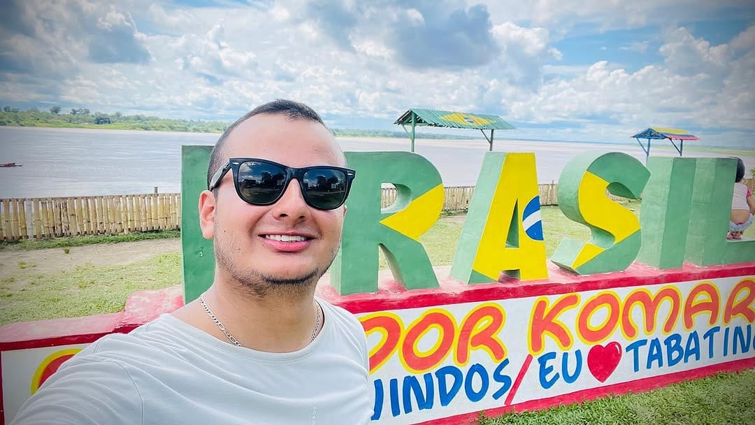 Post 6 by Juan Londoño on Instagram (carousel)
