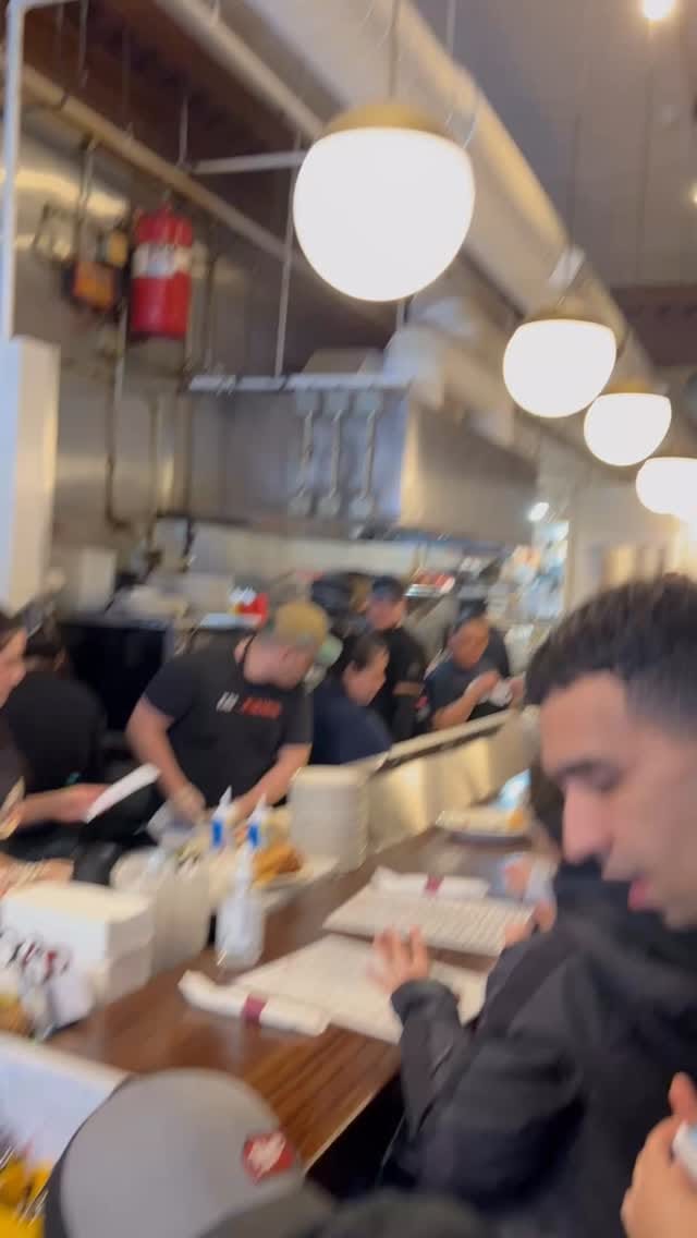 Post 4 by Café Bonjour on Instagram (video)