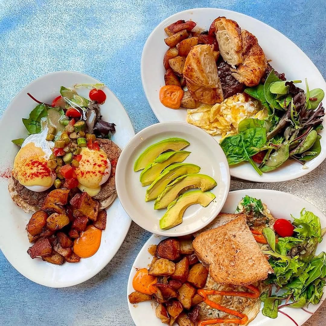 Post 10 by Café Bonjour on Instagram (image)