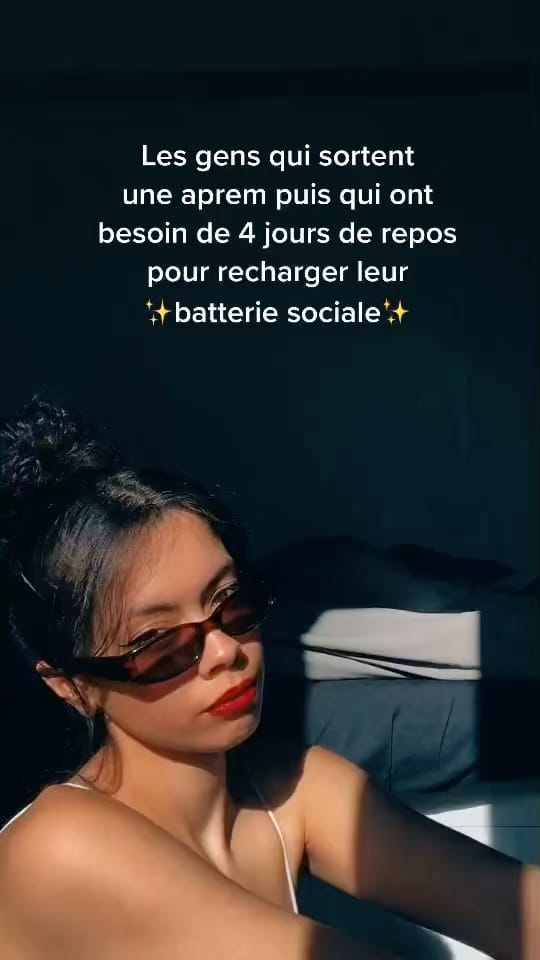 Post 10 by Loola : Le AirBnB de la Mode on Instagram (video)