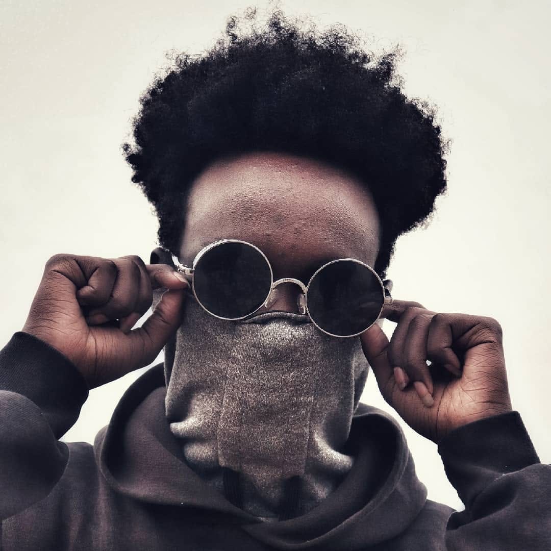 Post 2 by 👽 on Instagram (image)