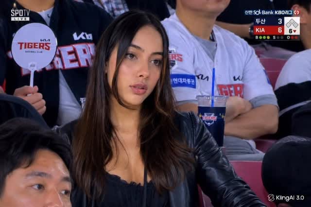 Post 2 by Natalia Suarez on Instagram (video)