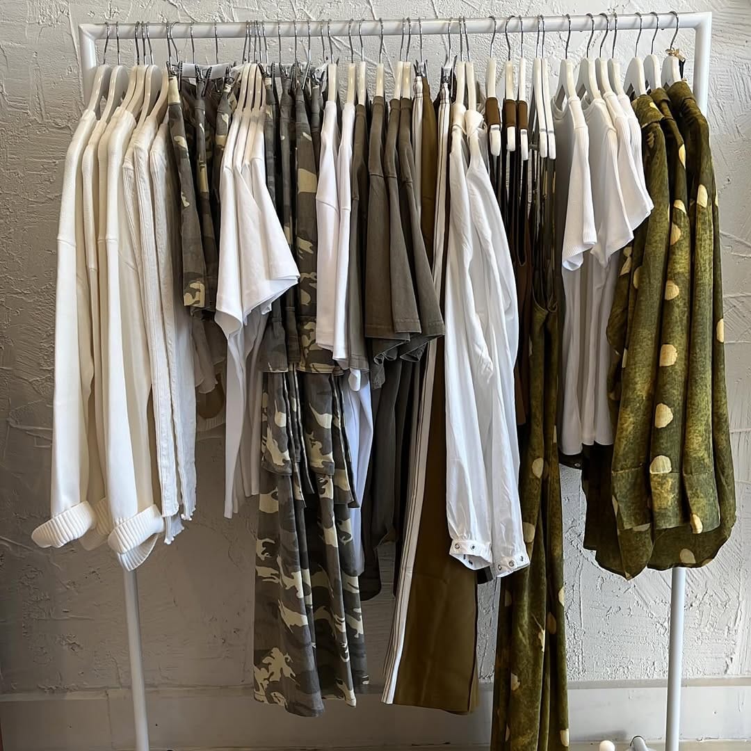 Post 4 by LONNI Boutique on Instagram (image)