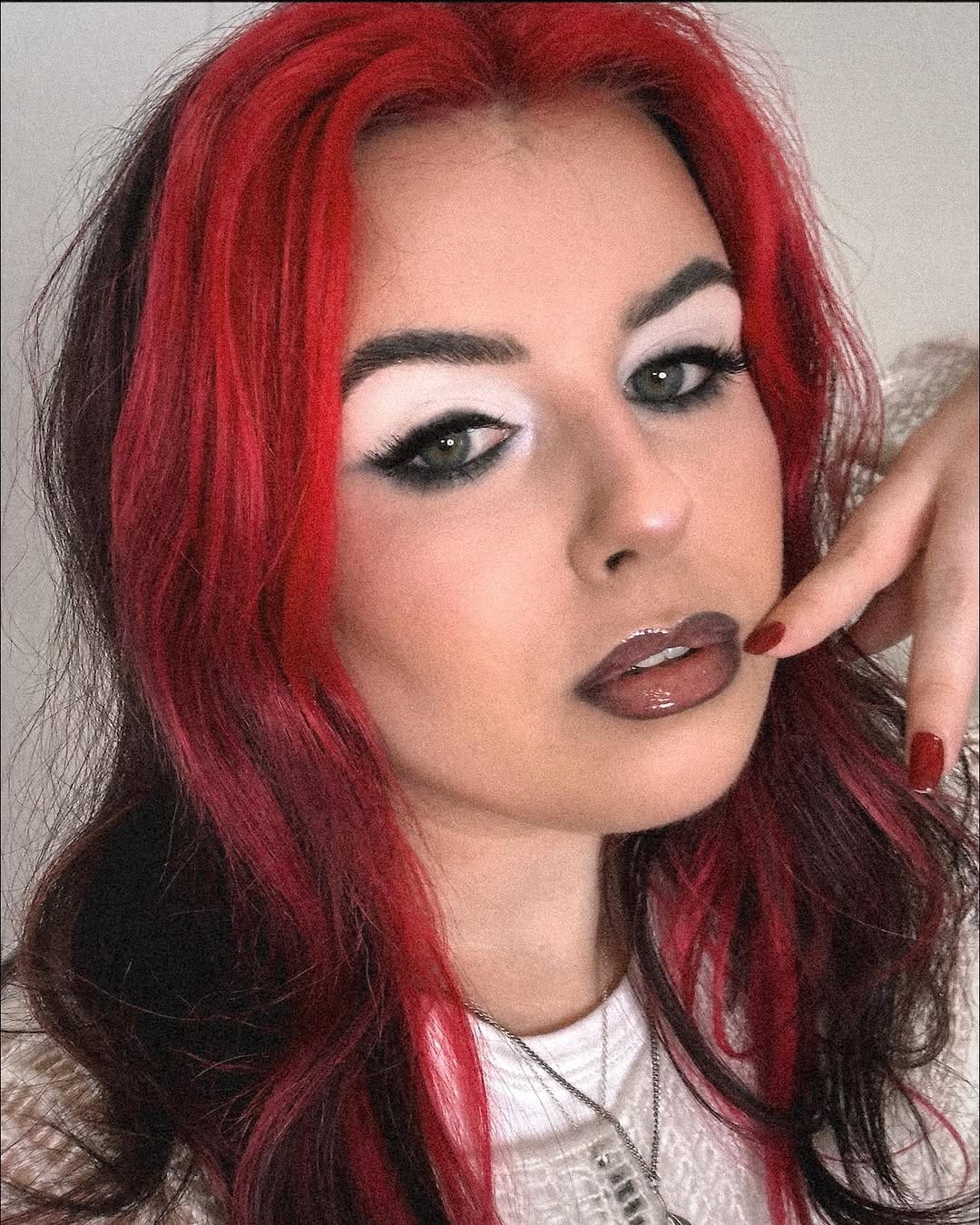 Post 6 by GEORGIA DEVINE on Instagram (carousel)