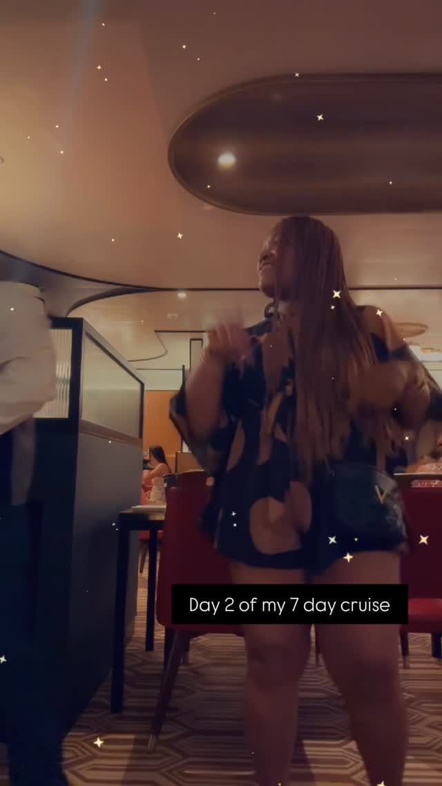 Post 4 by Minonlive on Instagram (video)