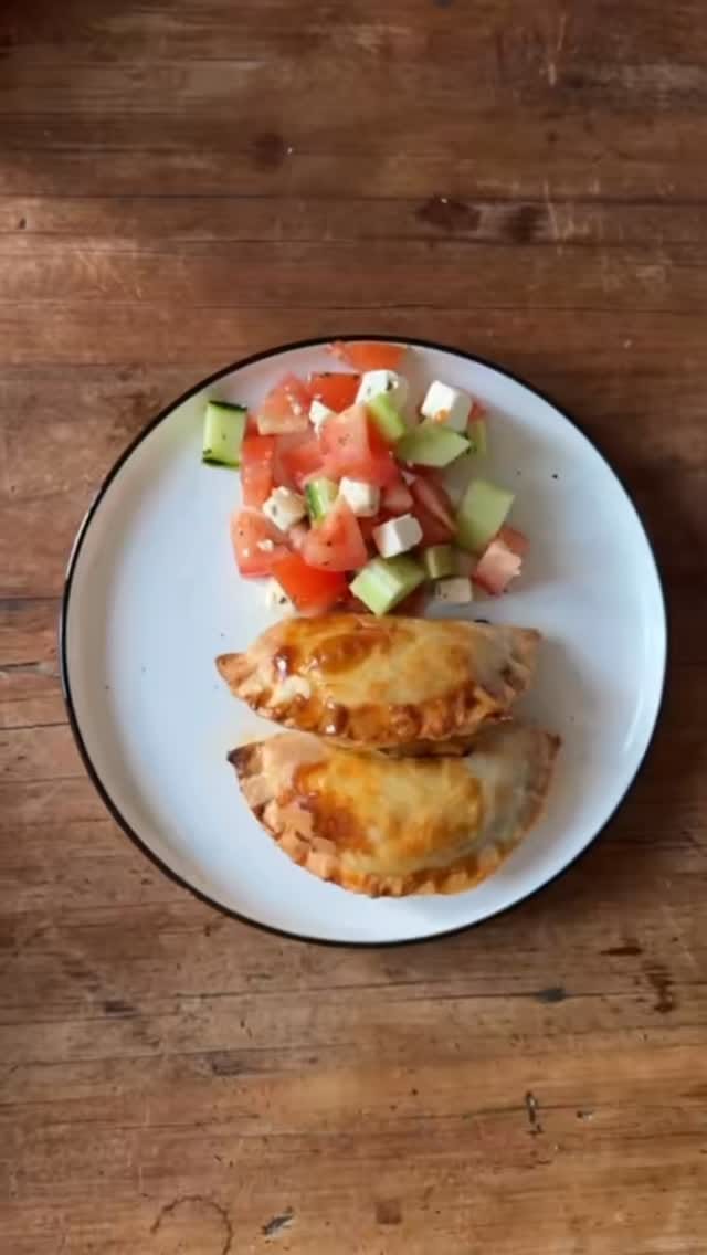 Post 7 by Argentum Empanadas on Instagram (video)